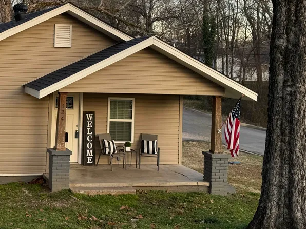 324 S 2nd St, Benton, AR 72015