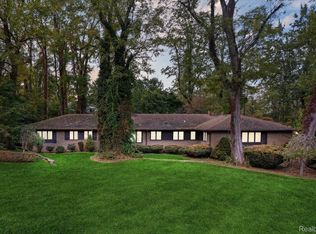 28819 W Kalong Cir, Southfield, MI 48034