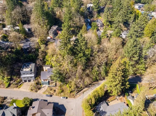 SW Fairview Blvd, Portland, OR 97205