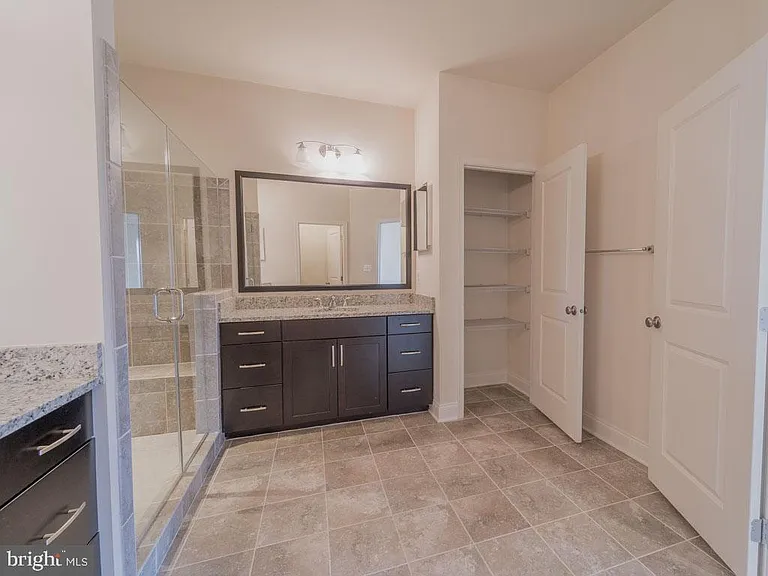 22595 Windsor Locks Sq — Photo 42