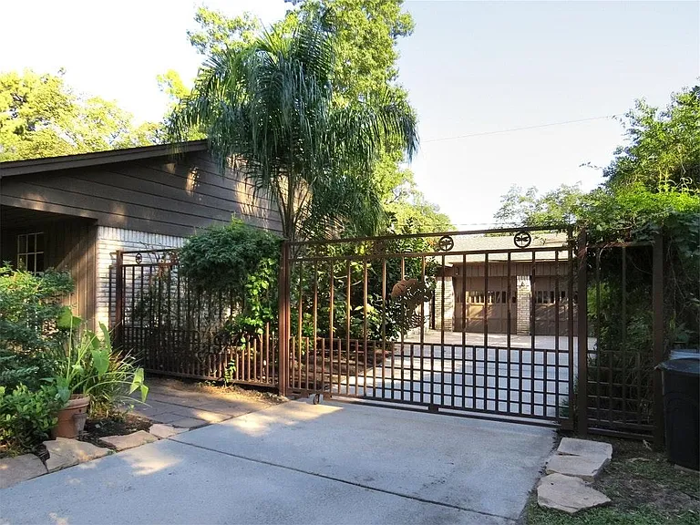 711 Enchanted Trail Dr — Photo 14