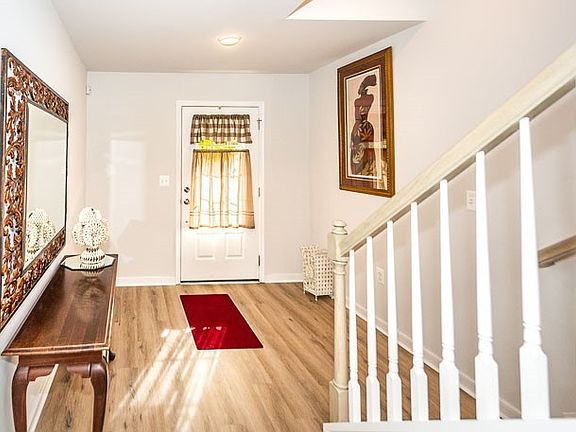 5th image of 1317 Claytor Ln