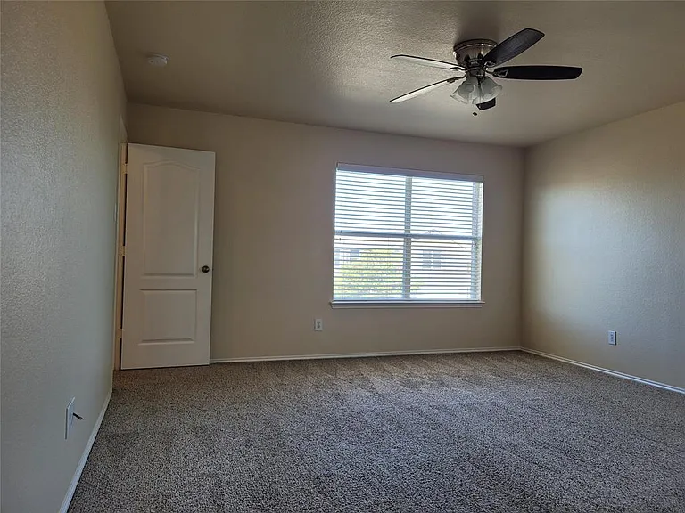 324 Chisholm Trl — Photo 14