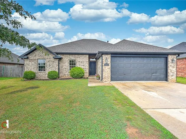 3306 S 2nd St, Rogers, AR 72758