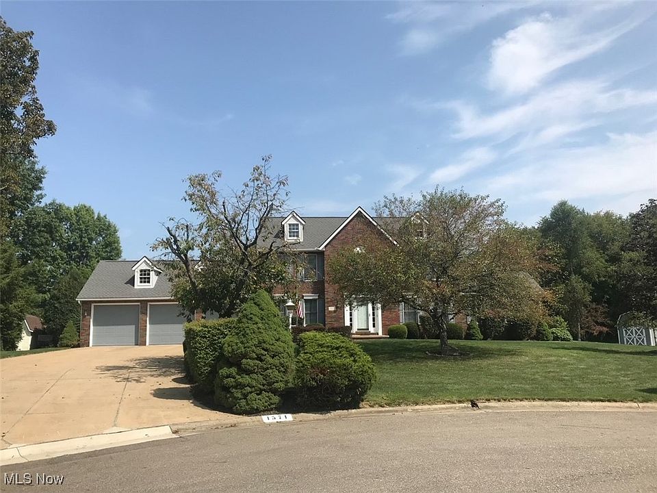 2nd image of 1571 Hastings Cir NW