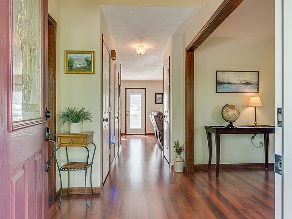5th image of 136 Greene Meadows Dr