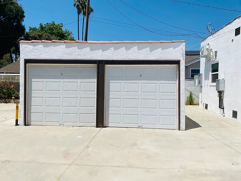 329 N Bushnell Ave — Photo 12