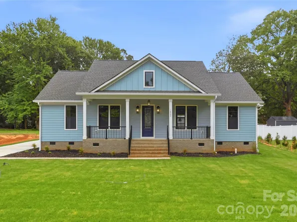 1860 Twin Lakes Rd, Rock Hill, SC 29732