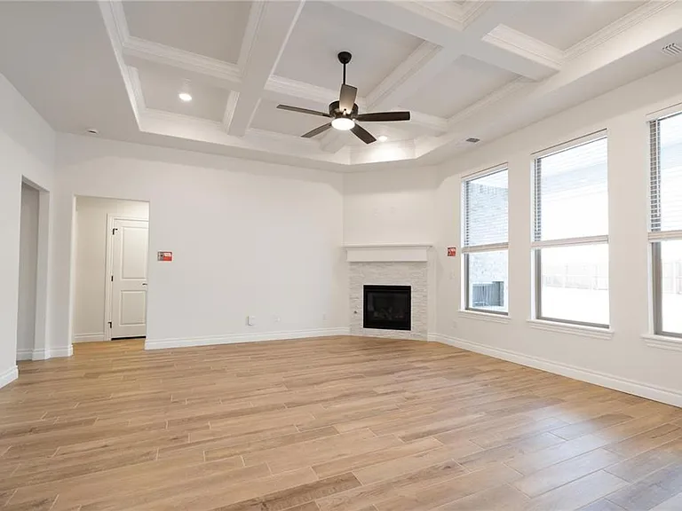 13001 NE 9th St — Photo 3