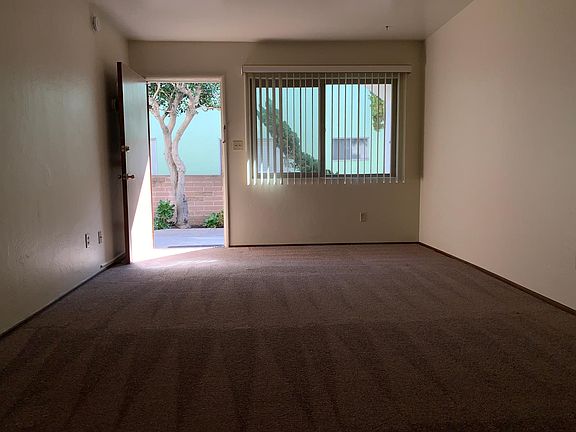 4th image of 4453 Louisiana St #4453