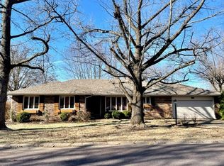 1005 Sunset Dr, Mountain Grove, MO 65711