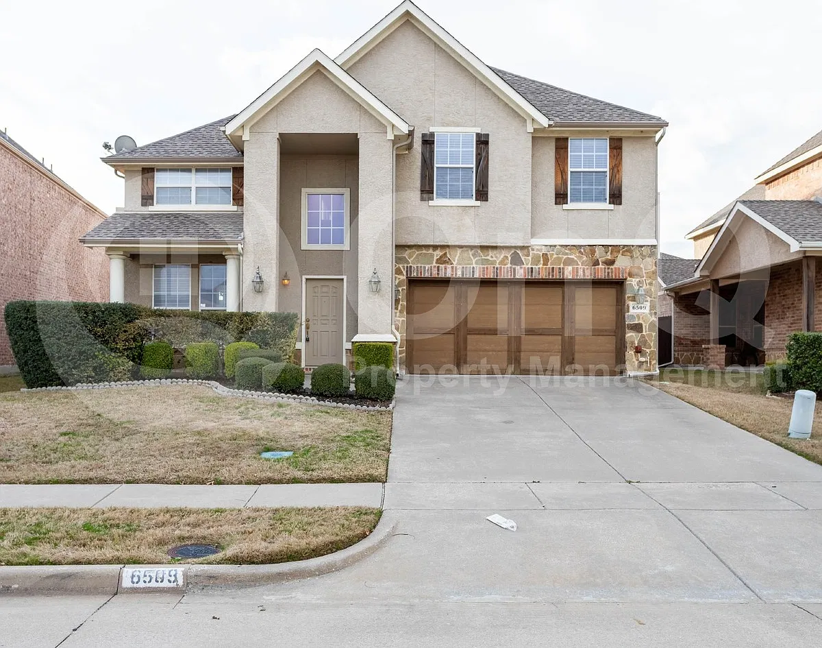 3 bed, 3.0 bath, 2992 sqft, $2,900 — Photo 1