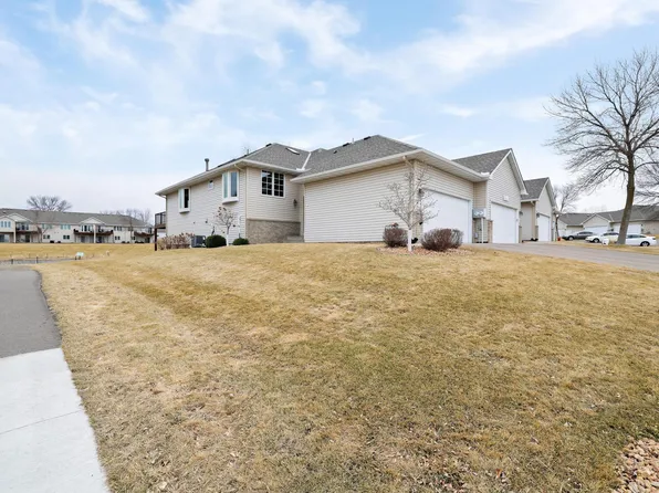 5594 Nathan Ln N Unit 1, Plymouth, MN 55442