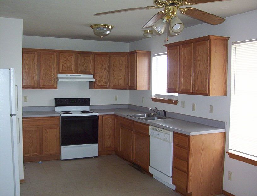 2nd image of 1637 N Hillcrest Ave