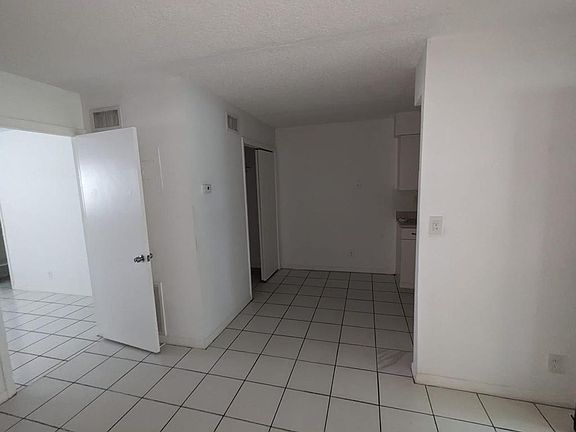 2nd image of 737 NE 7th Ave APT 6