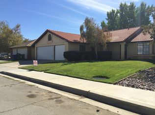 2126 Willowbrook Ave, Palmdale, CA 93551
