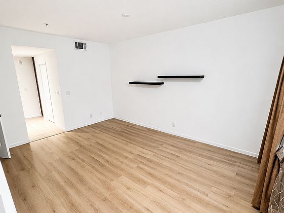 5th image of 2502 Autumnvale Dr
