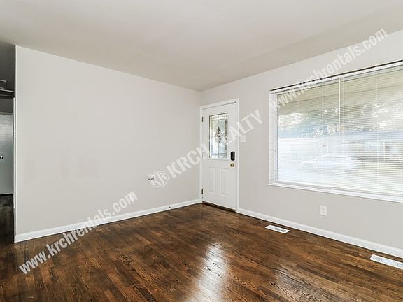 3rd image of 10366 Prince Dr