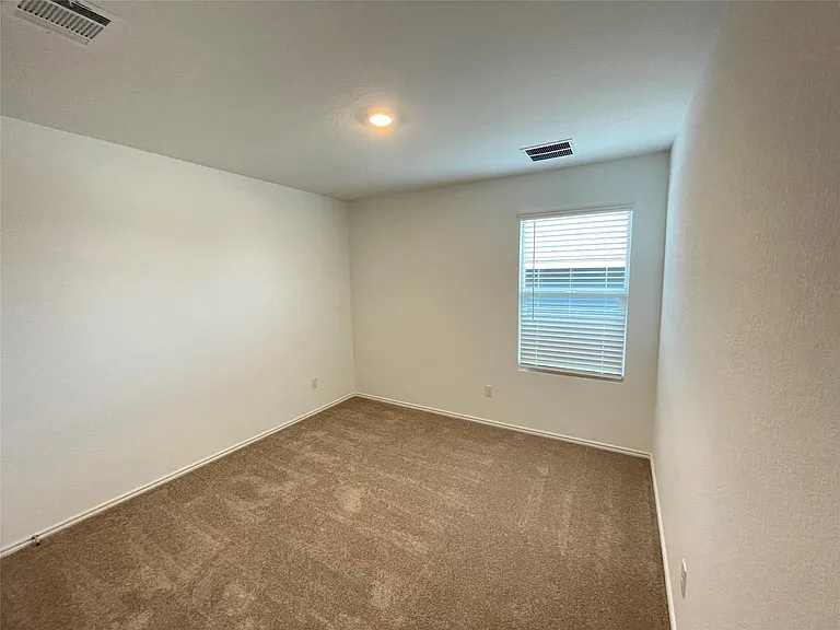 337 Jeffers — Photo 14