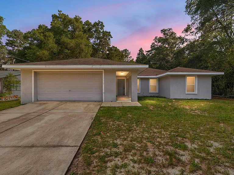 19619 SW Eagle Dr — Photo 1