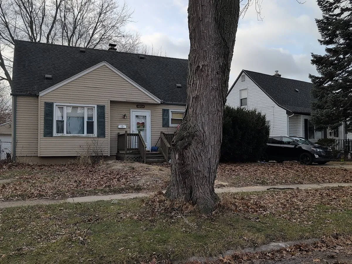 16714 Sarmorr St photo 1