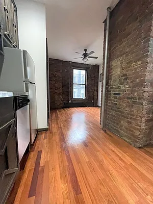 Rented by PocketBroker Inc | media 22