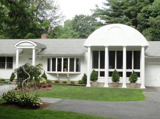 160 Greenleaf Dr, Northampton, MA 01062