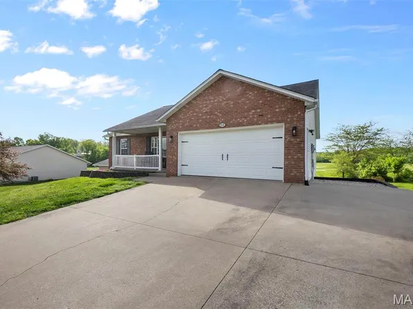 215 Stonewall Dr, Jackson, MO 63755