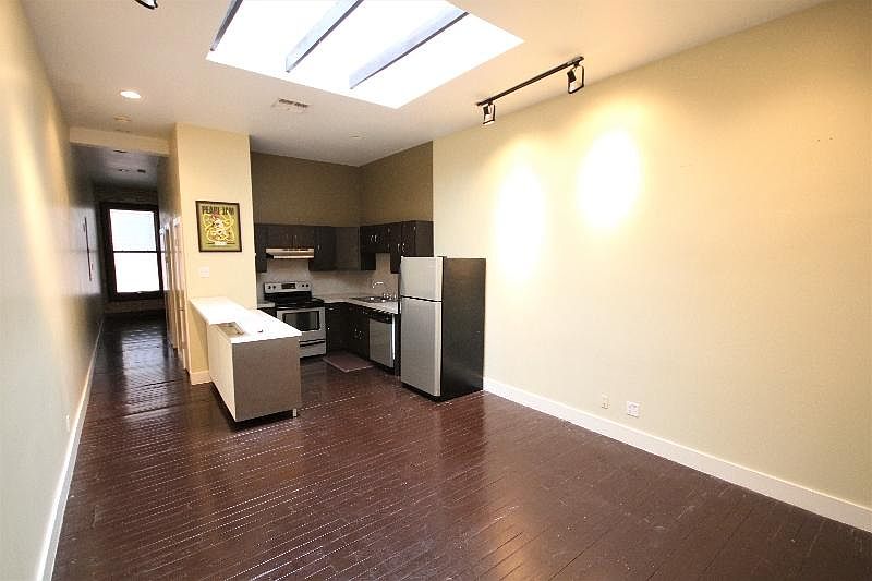 1st image of 319 S Flores St APT 206