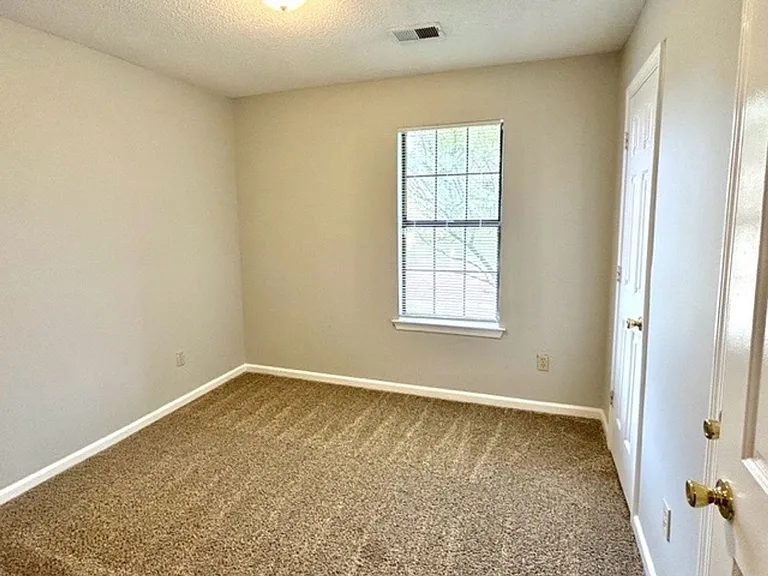 5435 Gardendale St — Photo 14