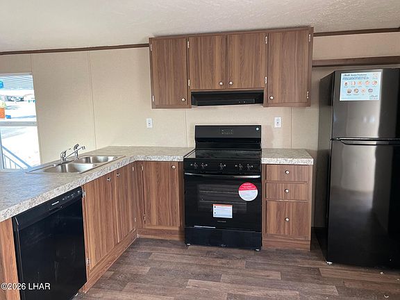 3rd image of 2660 Laverne Dr