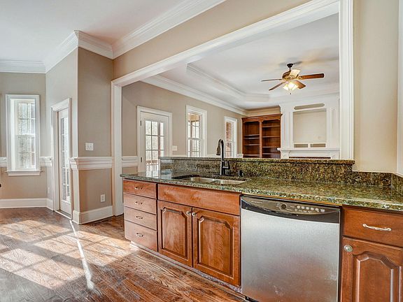 5th image of 550 River Knoll Dr