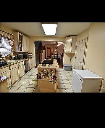 3rd image of 1312 Baldwin Ave