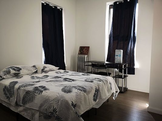 4th image of 421 Manhattan Ave #C