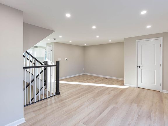 4th image of 9120 Aspenpark Ct