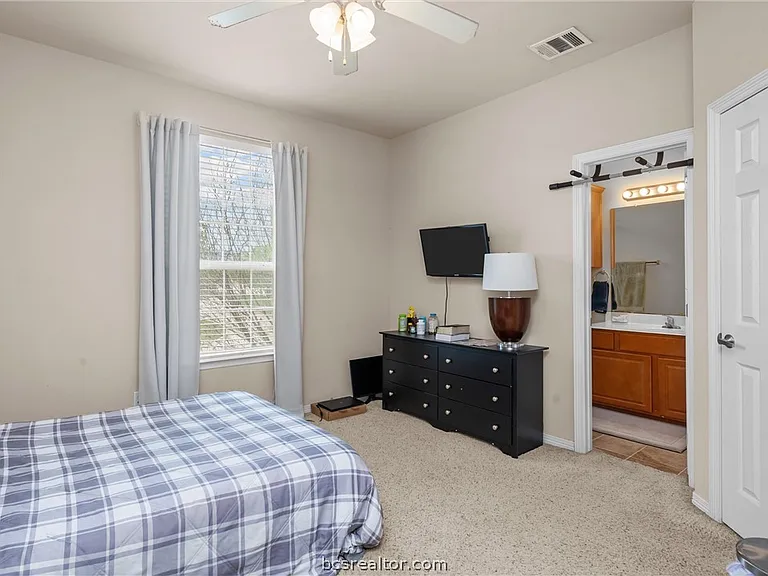 305 Holleman Dr E #205 — Photo 9