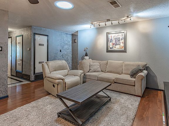 5th image of 4503 Cimmaron Ave