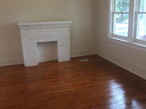 3rd image of 2600 2nd Ave