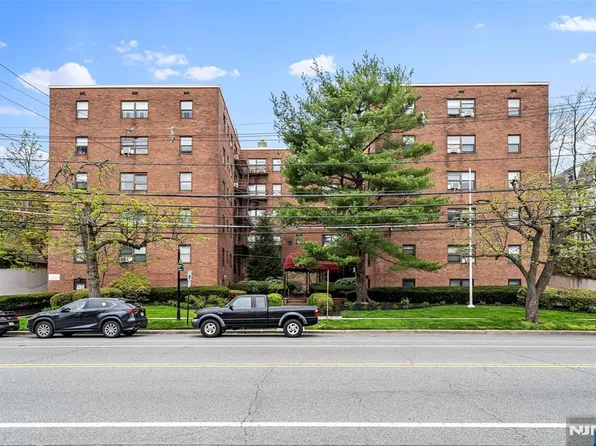 130 Orient Way APT 4F, Rutherford, NJ 07070