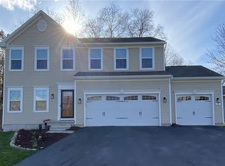 81 Silversides Way, Baldwinsville, NY 13027