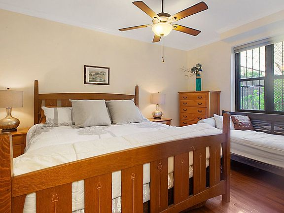 4th image of 259 Bennett Ave #2C