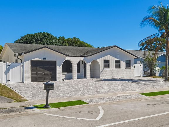 2nd image of 22390 SW 66th Avenue