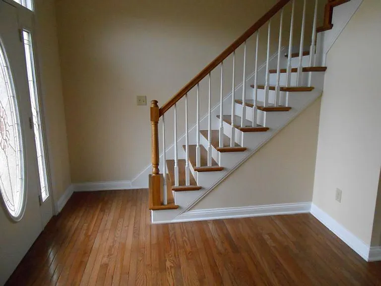 112 Jersey Ct — Photo 3