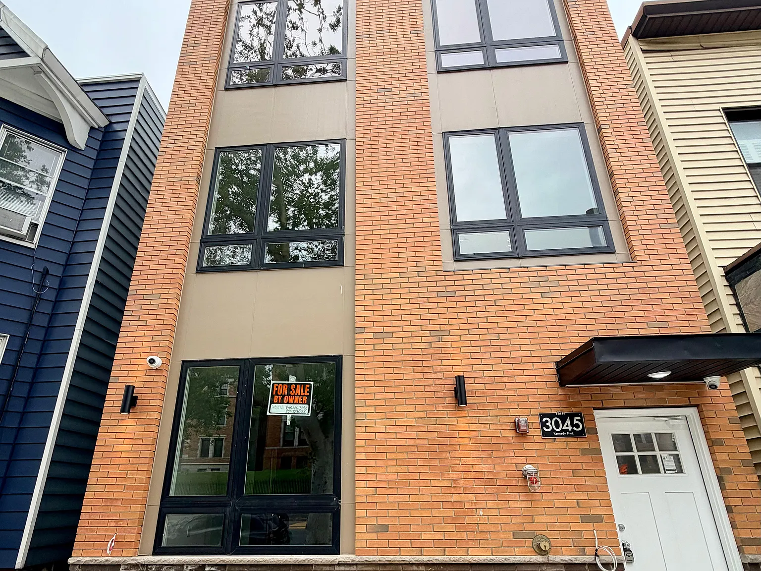 1 bed, 626 sqft, $2,450 — Photo 1