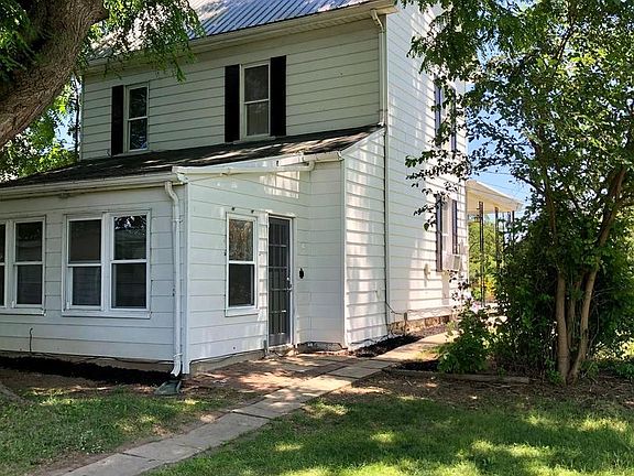 3rd image of 211 S Carlisle St