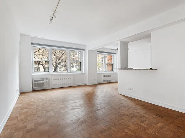 11 Riverside Dr APT 2HE, Manhattan, NY 10023