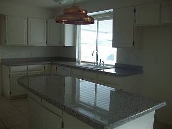 3rd image of 1708 Parkchester Dr
