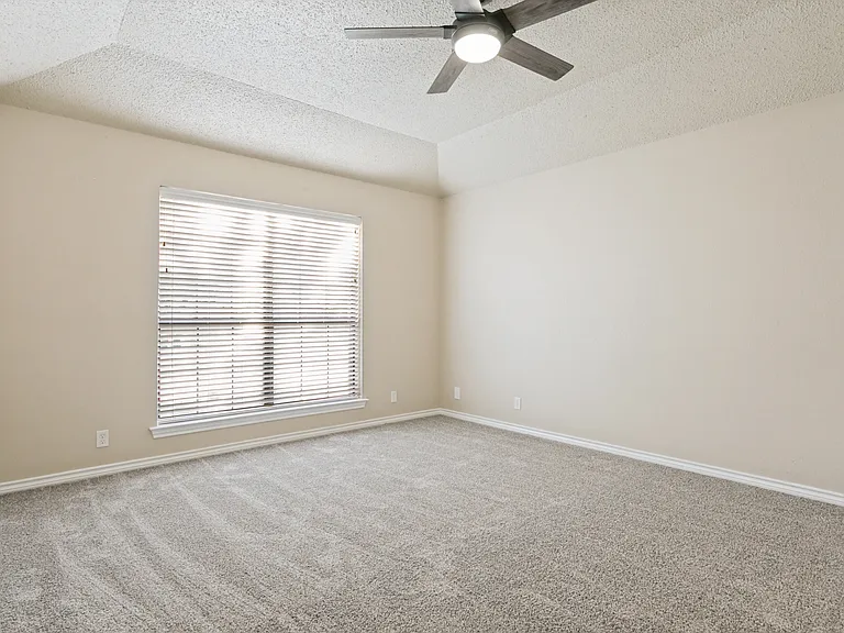 2306 Birchbrook Ct — Photo 10