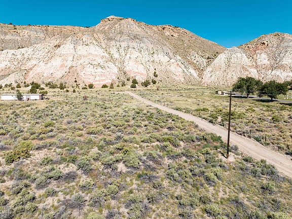 3rd image of 689 Utah #12