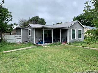 313 Clara St, Kerrville, TX 78028
